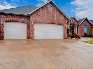 4559 E Fox Run Dr, Springfield, MO 65802
