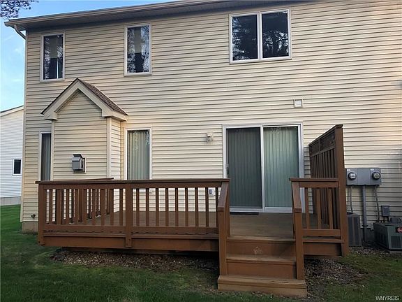2nd image of 32 Pineview Ct
