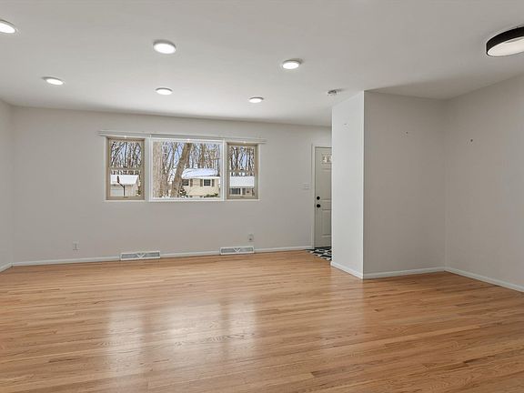 4th image of 1619 Hass Dr