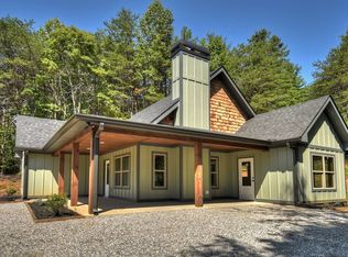 14 Pinelog Rd, Young Harris, GA 30582