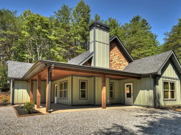 14 Pinelog Rd, Young Harris, GA 30582