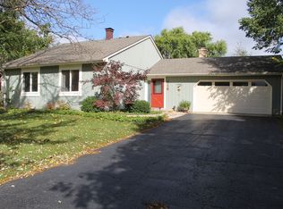 718 Manitou St, Cary, IL 60013