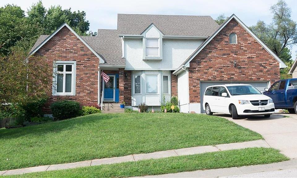 1st image of 2921 NW Westbrooke Cir