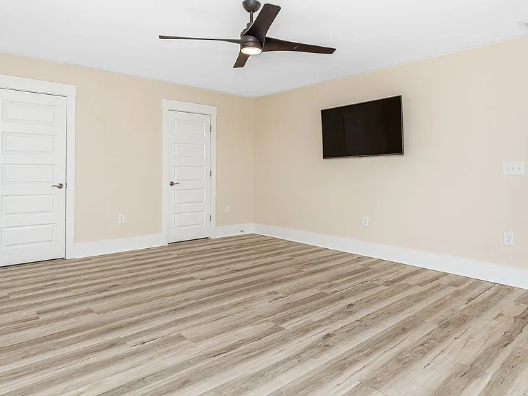 7129 Spoleto Dr — Photo 58