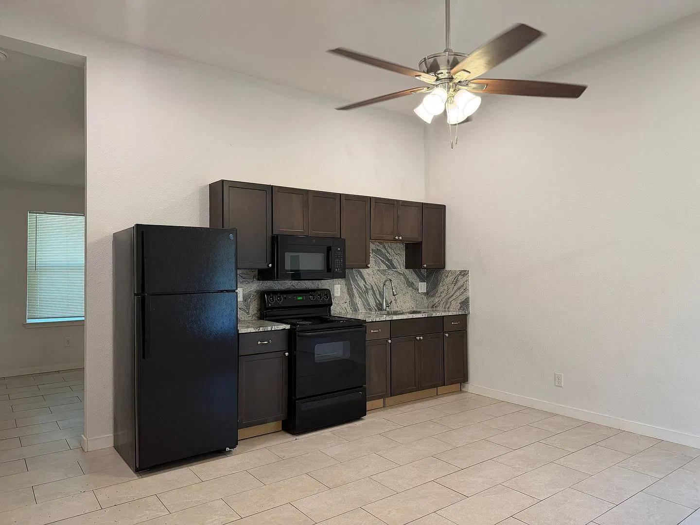 1119 Guadalupe St | Renovated Studio — Photo 2