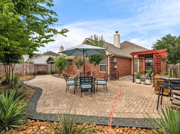 20707 Sapphire Lake Rd, Richmond, TX 77407