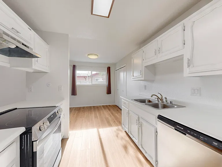 2612 Los Tretos St NW — Photo 11