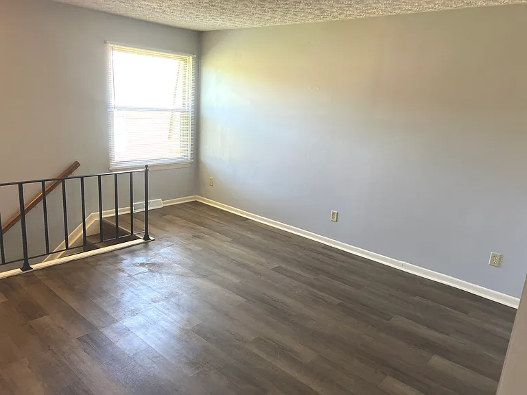 210 Taff Cir #A — Photo 3