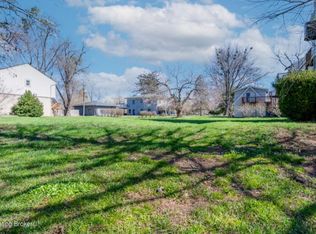 911 W Riverside Dr, Louisville, KY 40207