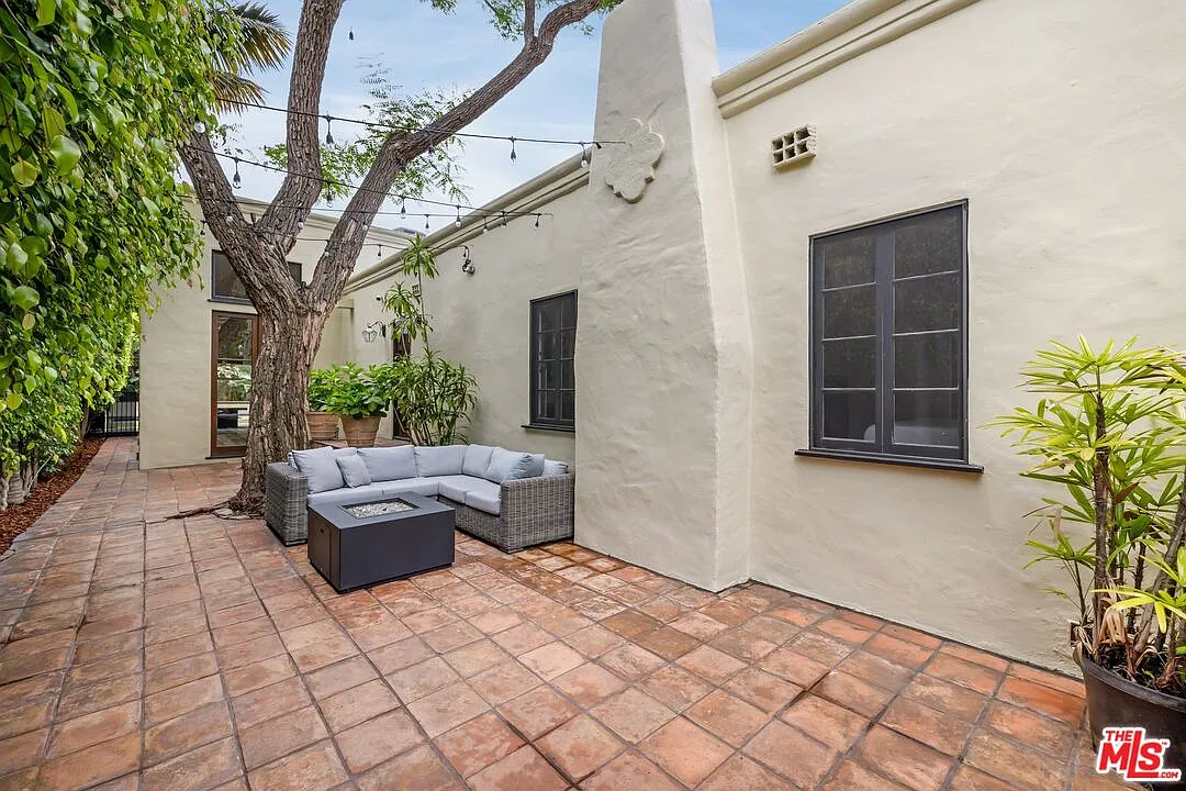 5 bed, 5.0 bath, 3500 sqft, $28,000 — Photo 3