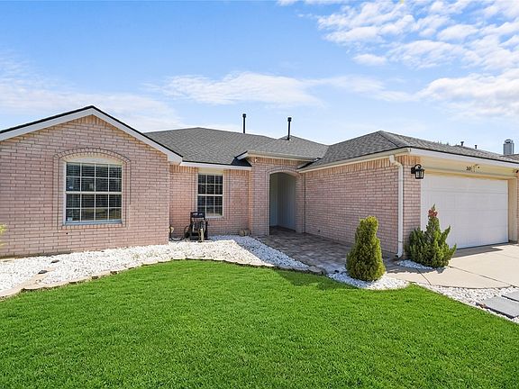 4th image of 2603 Clark Dr