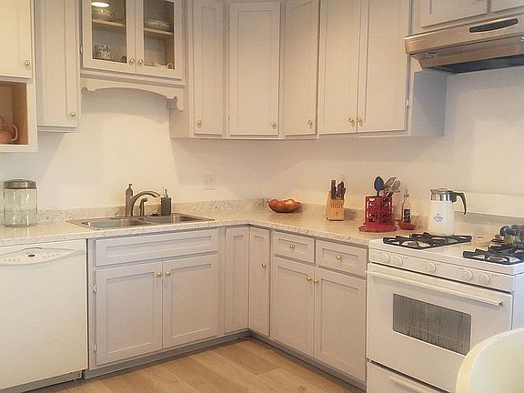 Custom Kitchen cabinets 
