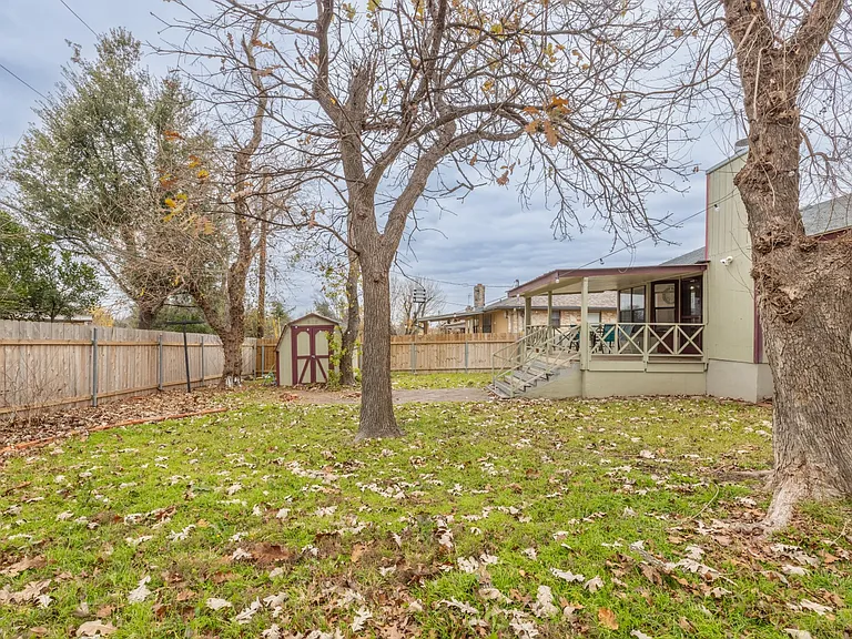 2202 Oxford Blvd — Photo 8