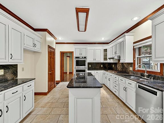5th image of 3100 Shady Grove Ln