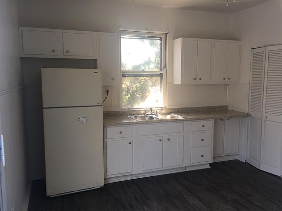 3rd image of 1128 Rosemont Ave #2