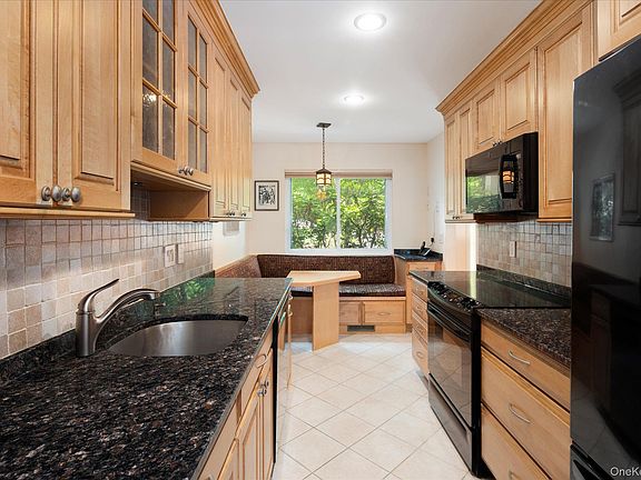 4th image of 134 Bayberry Close