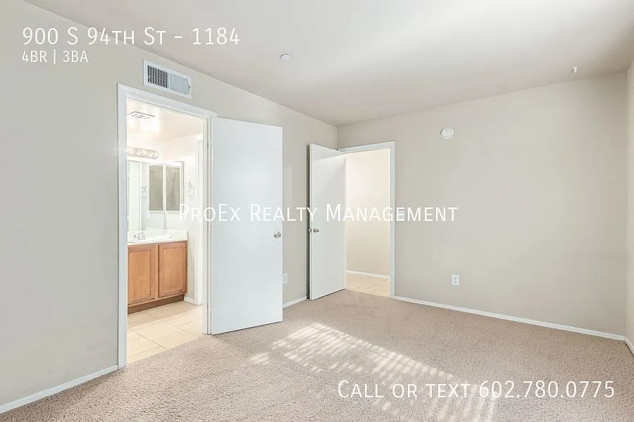 4 Bedroom, 3 Bathroom with a Loft in Chandler — Photo 4