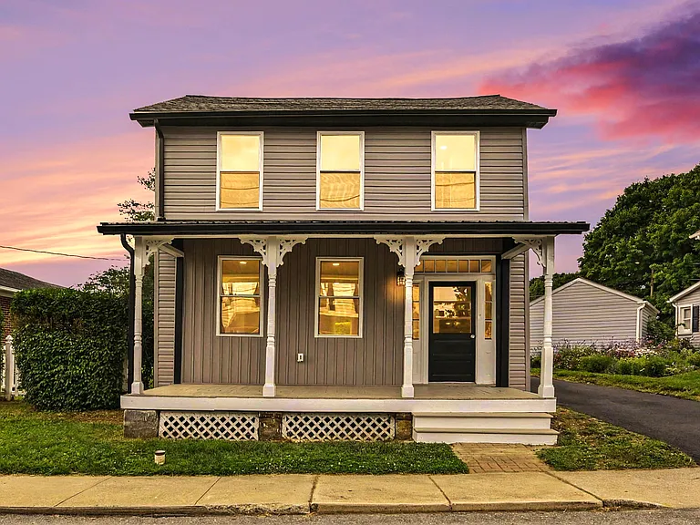 20 Walnut St — Photo 1