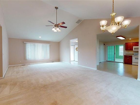 5th image of 616 Rockway Pl #616