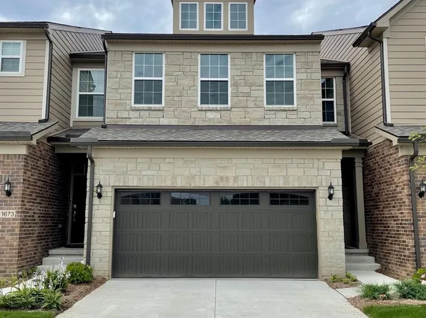 942 Addison Cir, Commerce Twp, MI 48390