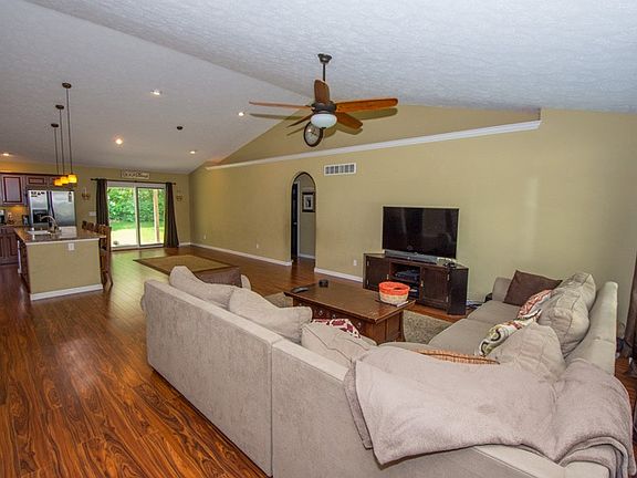 3rd image of 30534 Mary Don Ln