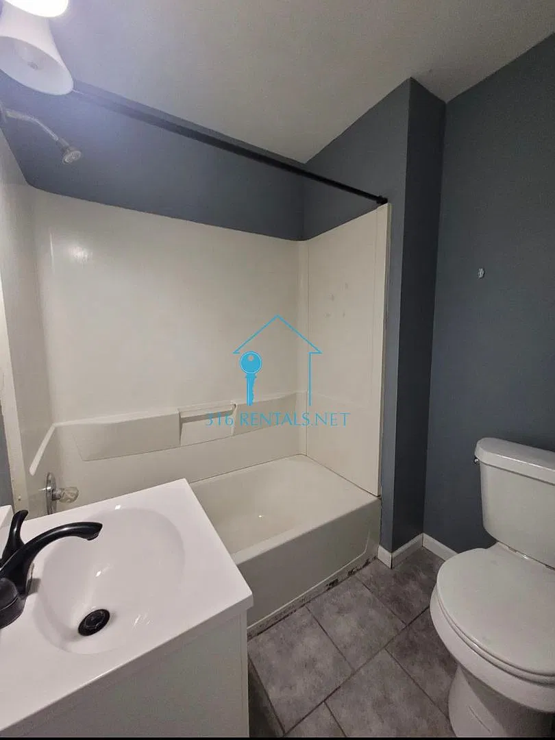$850 - 2 bed 1 bath - Single Family Home — Photo 1