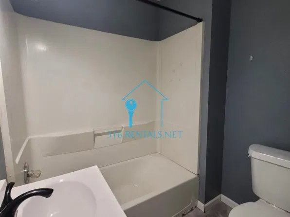 217 E 5th St, Newton, KS 67114