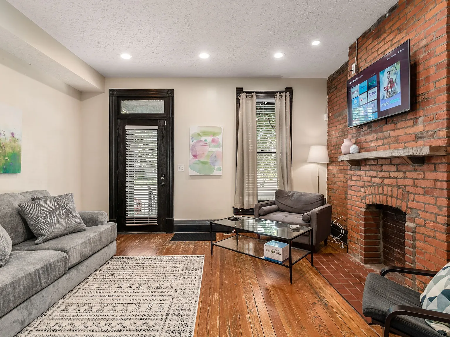 2 bed, 1.5 bath, 1600 sqft, $2,150 — Photo 3