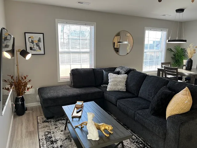 Adam Street Apartments — Photo 12
