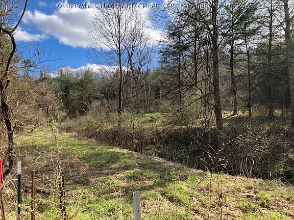 5th image of 1402 Pierce Rd