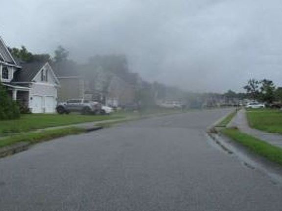 Exterior Neighborhood (street photo)