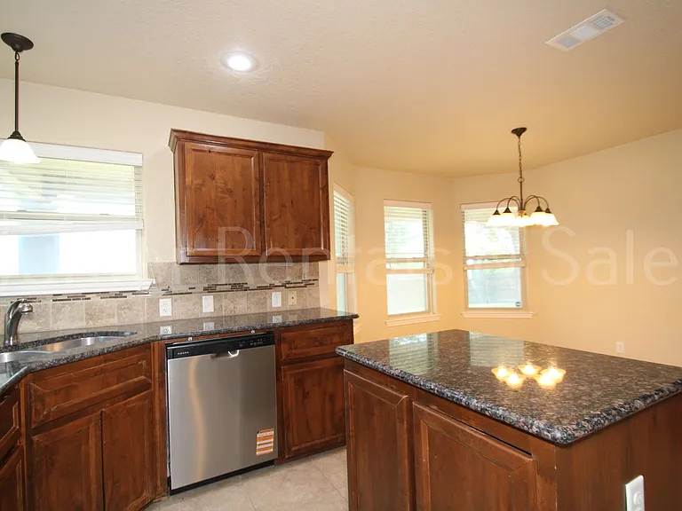 702 W Orion Dr — Photo 8