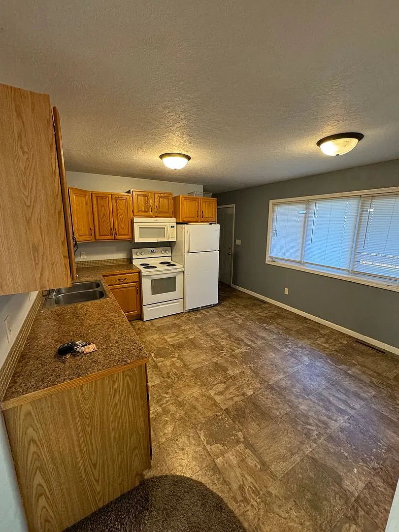 3 Bedroom House! — Photo 3