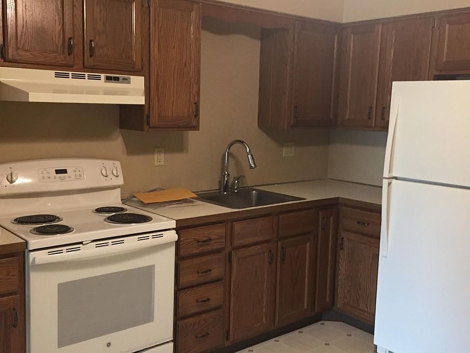 2nd image of 3412 Trindle Rd APT B