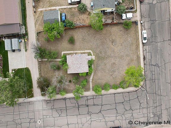 2nd image of 2521 E 10th St