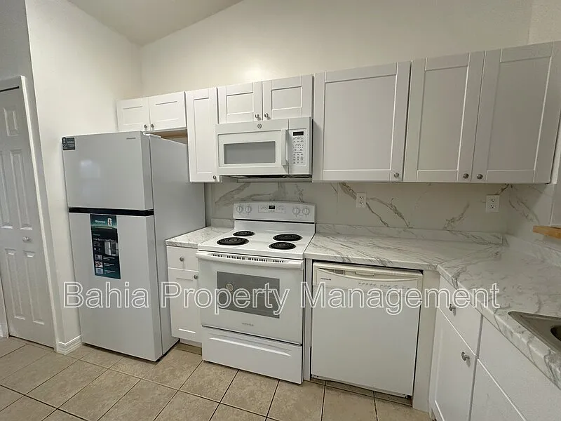2 bed, 2.0 bath, 815 sqft, $1,700 — Photo 4