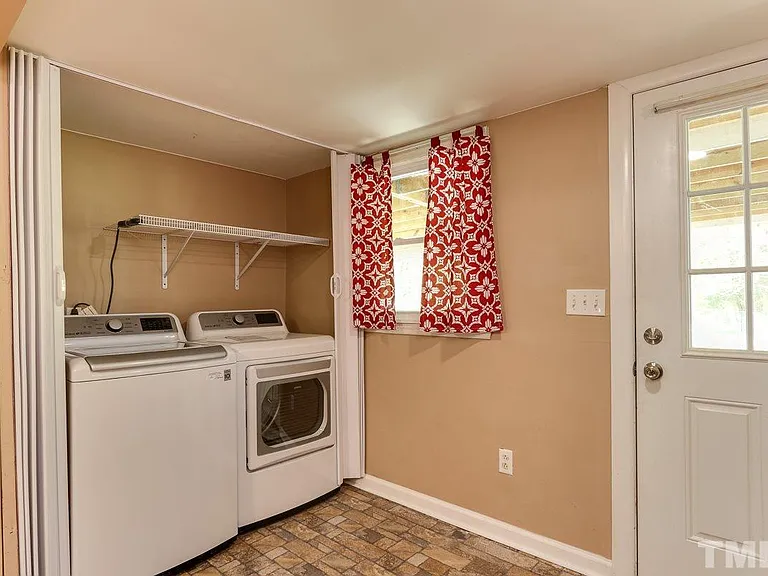 3409 Tryon Rd — Photo 15
