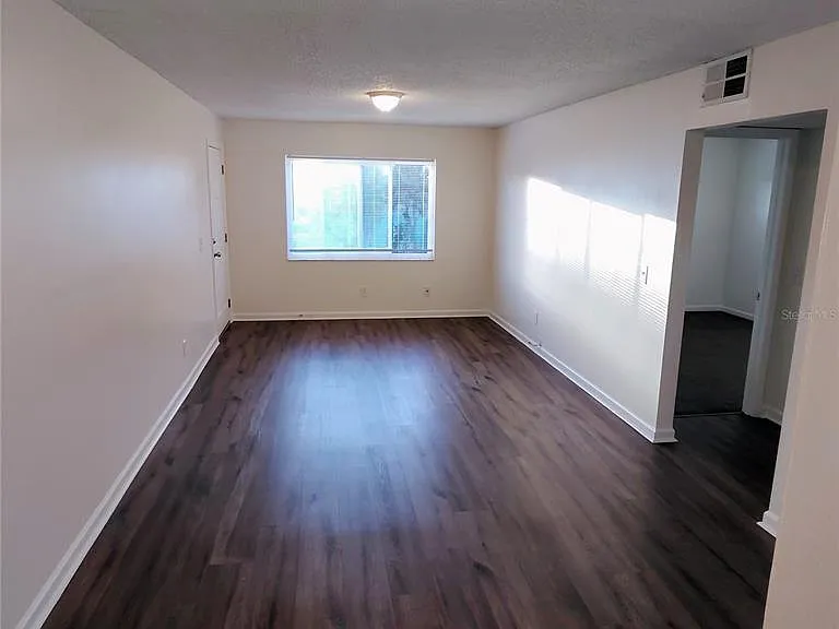 2820 Dupont St S #201 — Photo 5