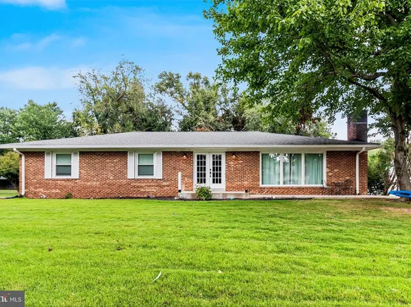 9429 Overlook Cir, Newburg, MD 20664