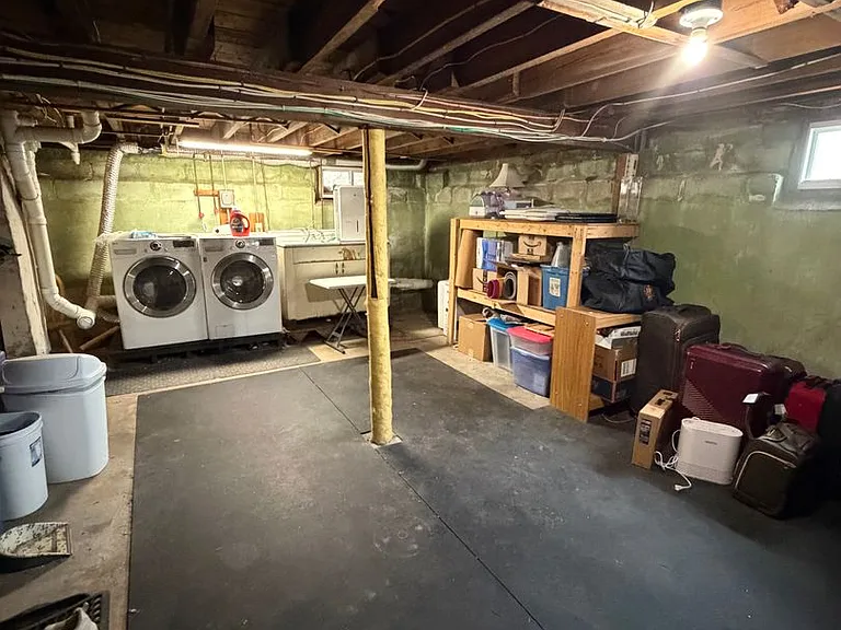 136 Oak St — Photo 23