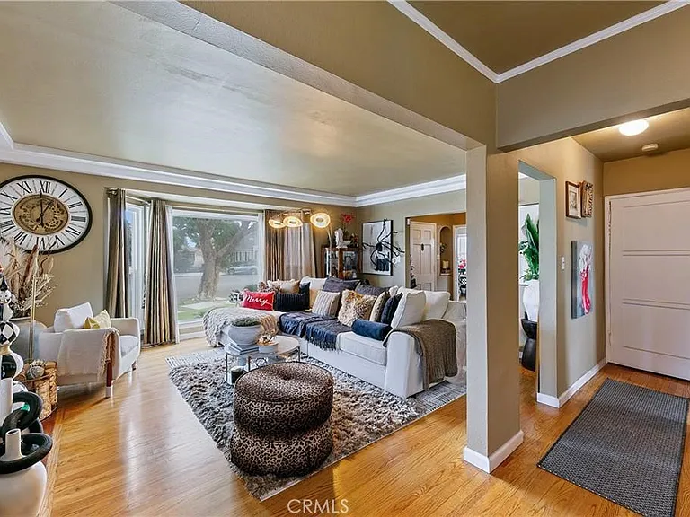 3907 Edgehill Dr — Photo 13