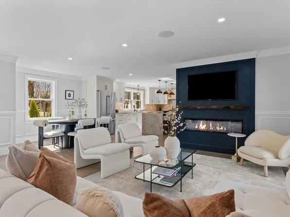 99 Crescent St, Newton, MA 02466