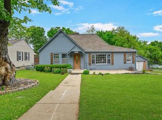 1624 Shawnee St, Leavenworth, KS 66048