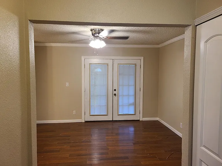 8406 Glen Echo — Photo 2