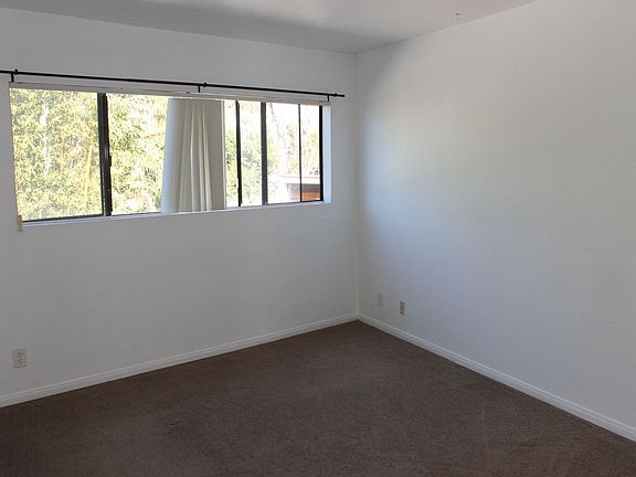 2nd image of 2500 Abbot Kinney Blvd APT 18