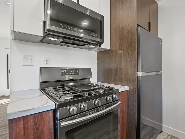 2814 Sichel Street Apartments — Photo 27