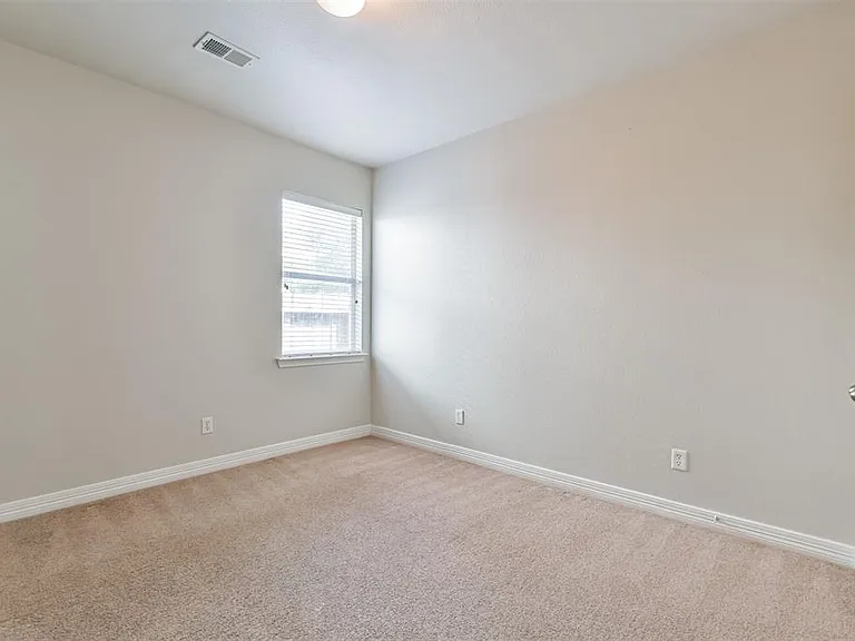 5802 Horse Prairie Dr — Photo 23