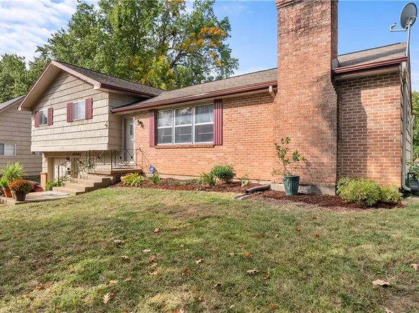 9722 Walnut St, Kansas City, MO 64114