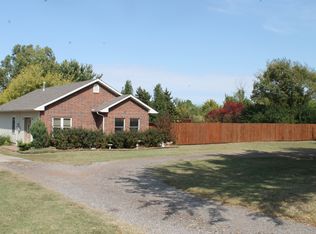 300 W Simpson Rd, Edmond, OK 73034