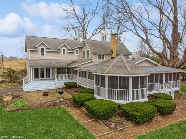 7998 N 600 E, Rolling Prairie, IN 46371